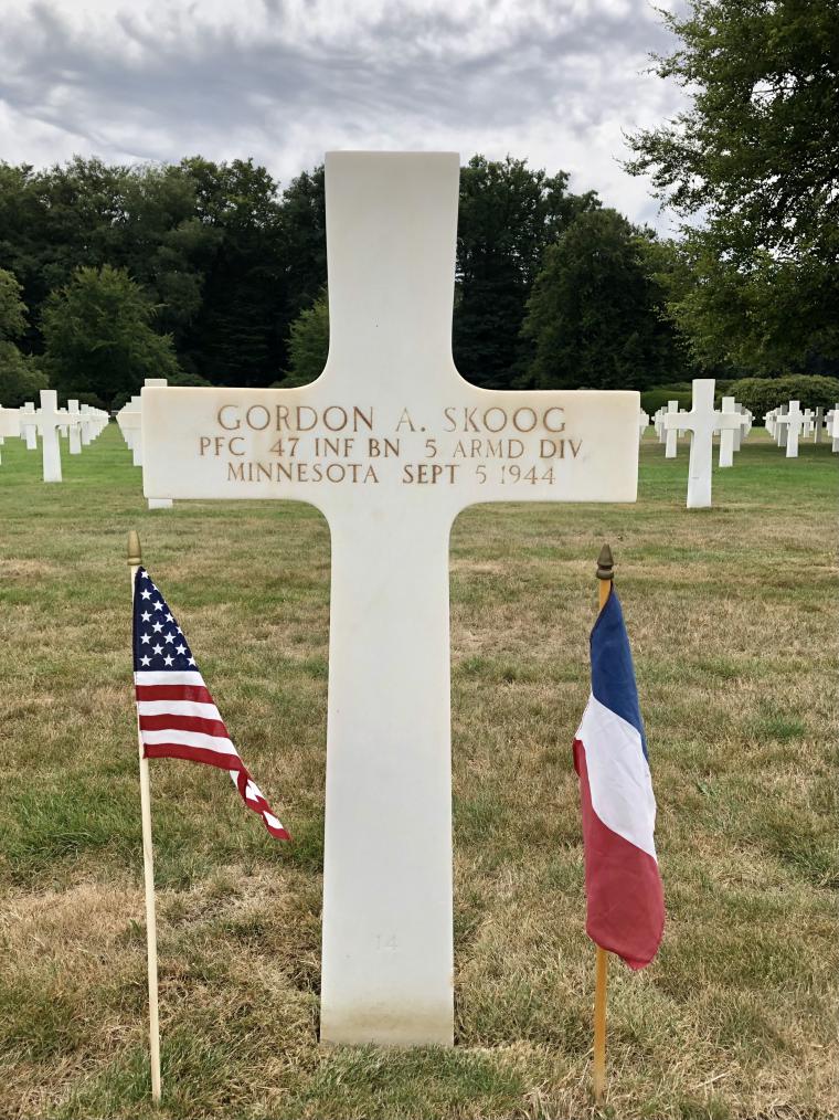 Photograph of Private First Class Gordon Skoog headstone