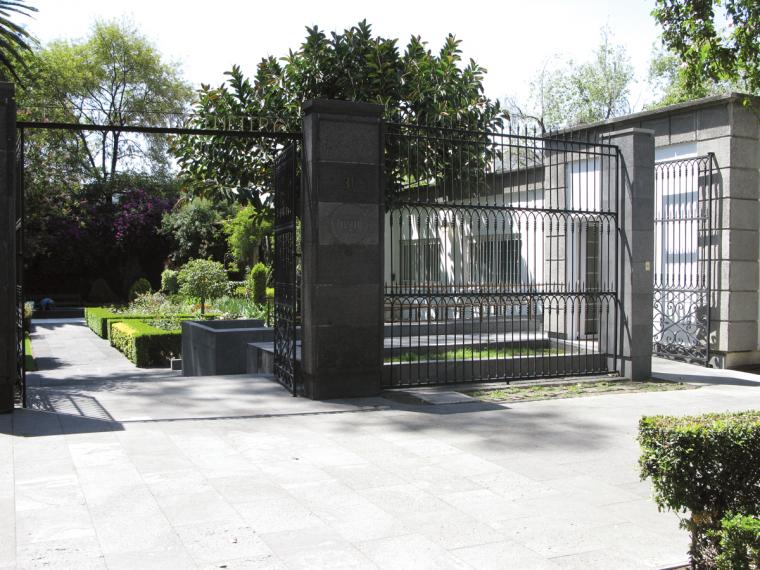 The entrance gate to Mexico City National Cemetery.
