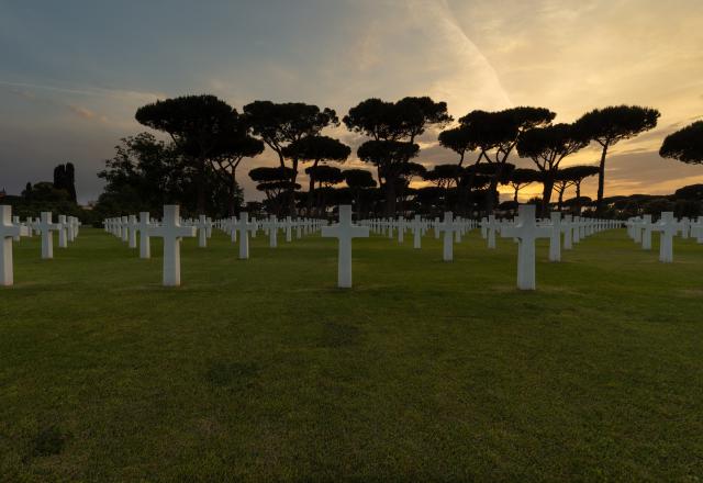 Graves at Sicily-Rome American Cemetery, Italy