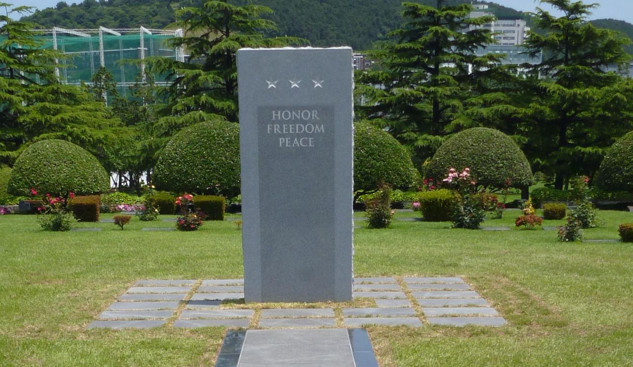 KoreanWar_UNCemetery_Busan__0