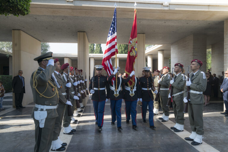 Americans and Tunisians