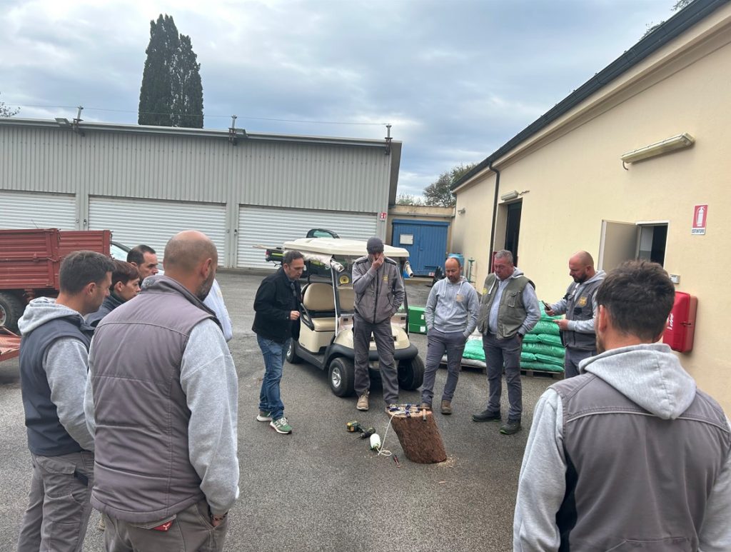 Pest management training at Sicily-Rome American Cemetery April 8, 2025. Credit: American Battle Monuments Commission. 