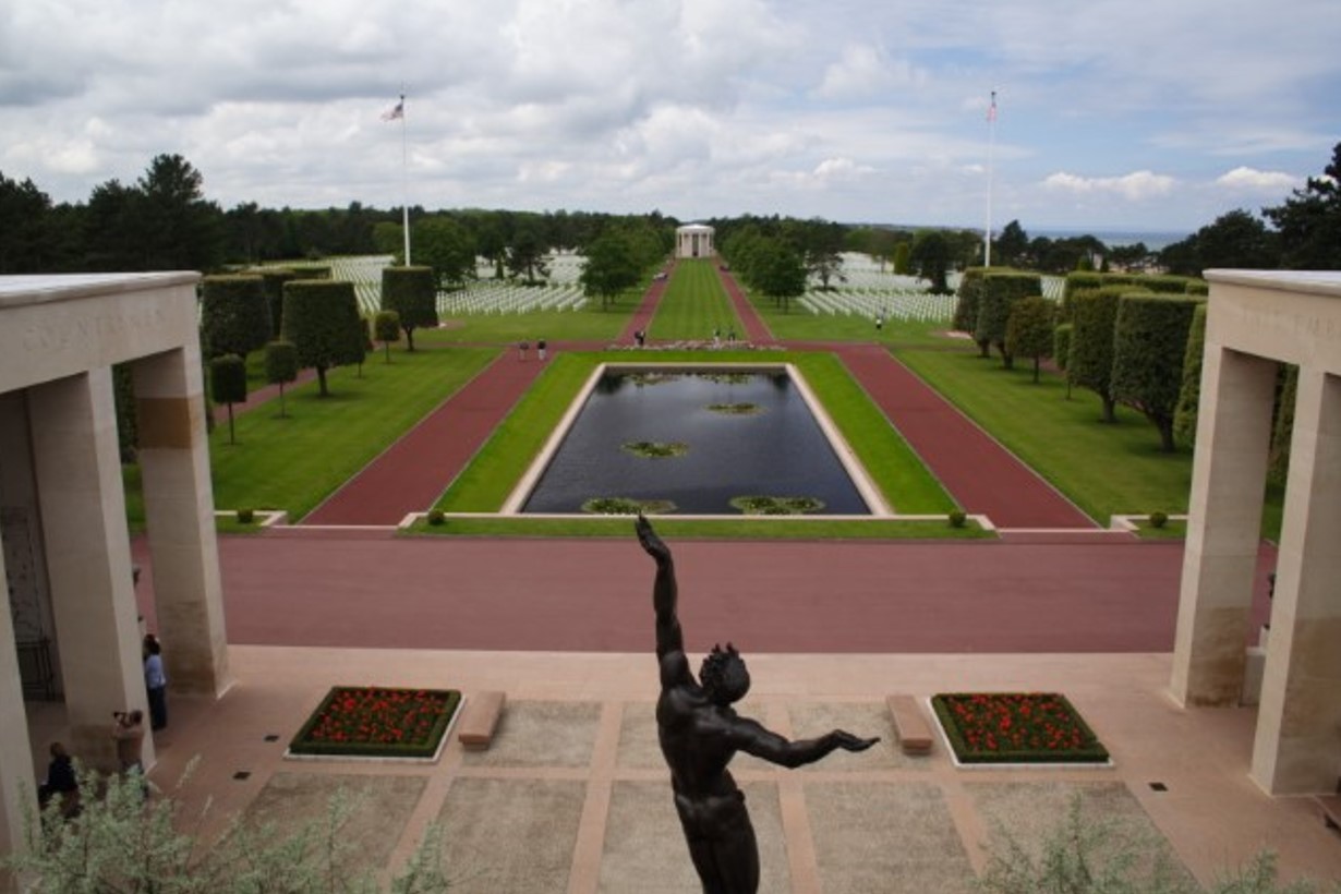Memorial at Normandy American Cemetery with its statue. Credits: Robert Uth/ American Battle Monuments Commission Memorial at Normandy American Cemetery with its statue. Credits: Robert Uth/ American Battle Monuments Commission
