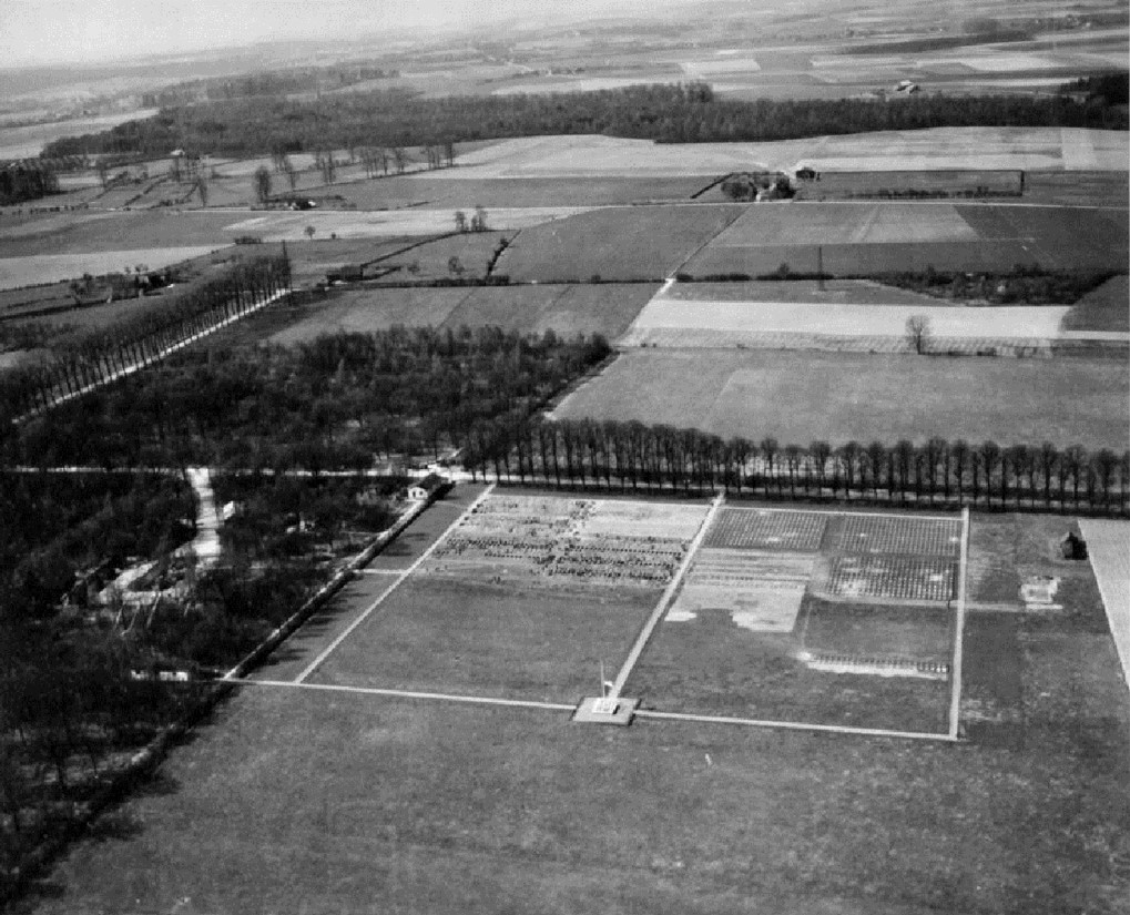 USAF Cemetery Neuville-en-Condroz Belgium March 1946. Credits: Ardennes American Cemetery archives USAF Cemetery Neuville-en-Condroz Belgium March 1946. Credits: Ardennes American Cemetery archives