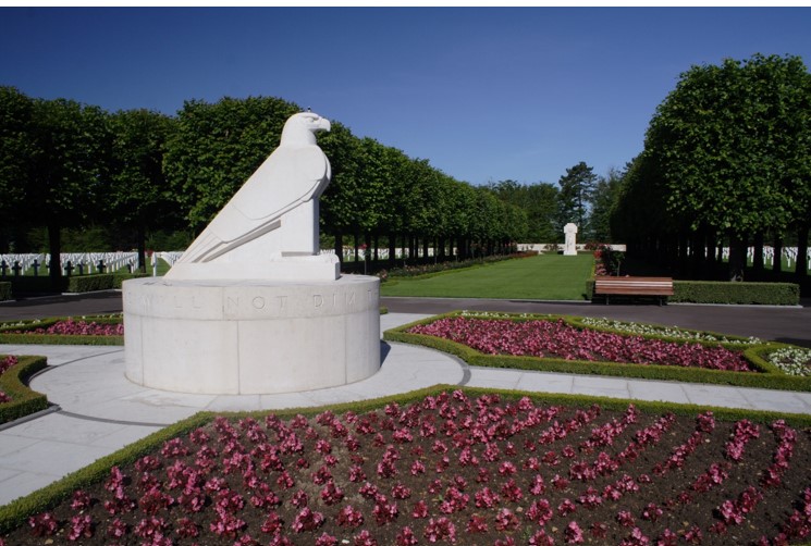 Picture of St. Mihiel American Cemetery with the statue of the eagle. Credit: American Battle Monuments Commission / Robert Uth.